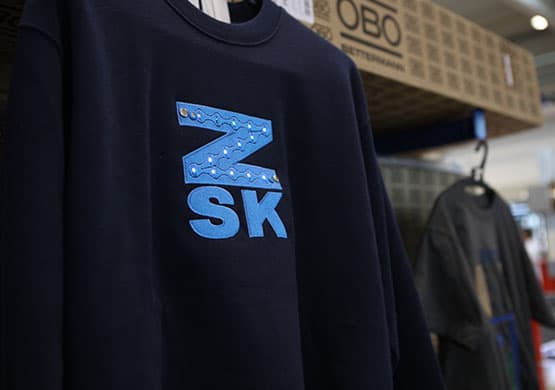 Store operators – ZSK Stickmaschinen
